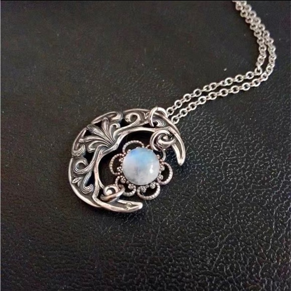 🦋 3/$24 Silver/moonstone boho celestial moon necklace / NWOT - Picture 3 of 6